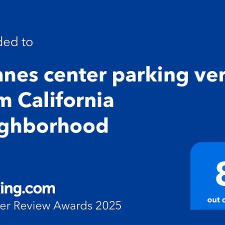 Center Parking Very Calm California Neighborhood *